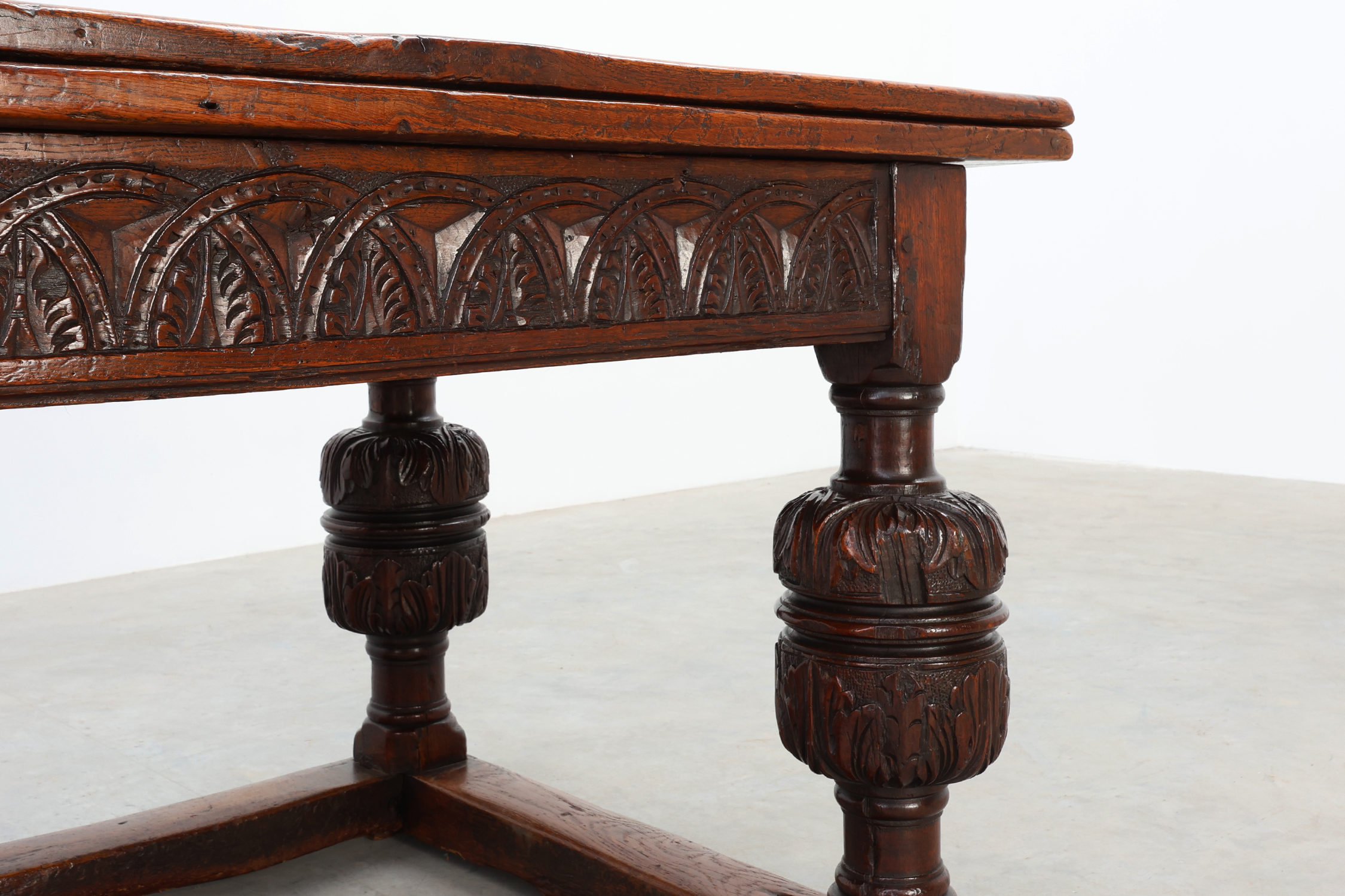 Large 17th‑Century Extendable Oak Dining Table, Francethumbnail